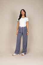 Calça pantalona risca de giz