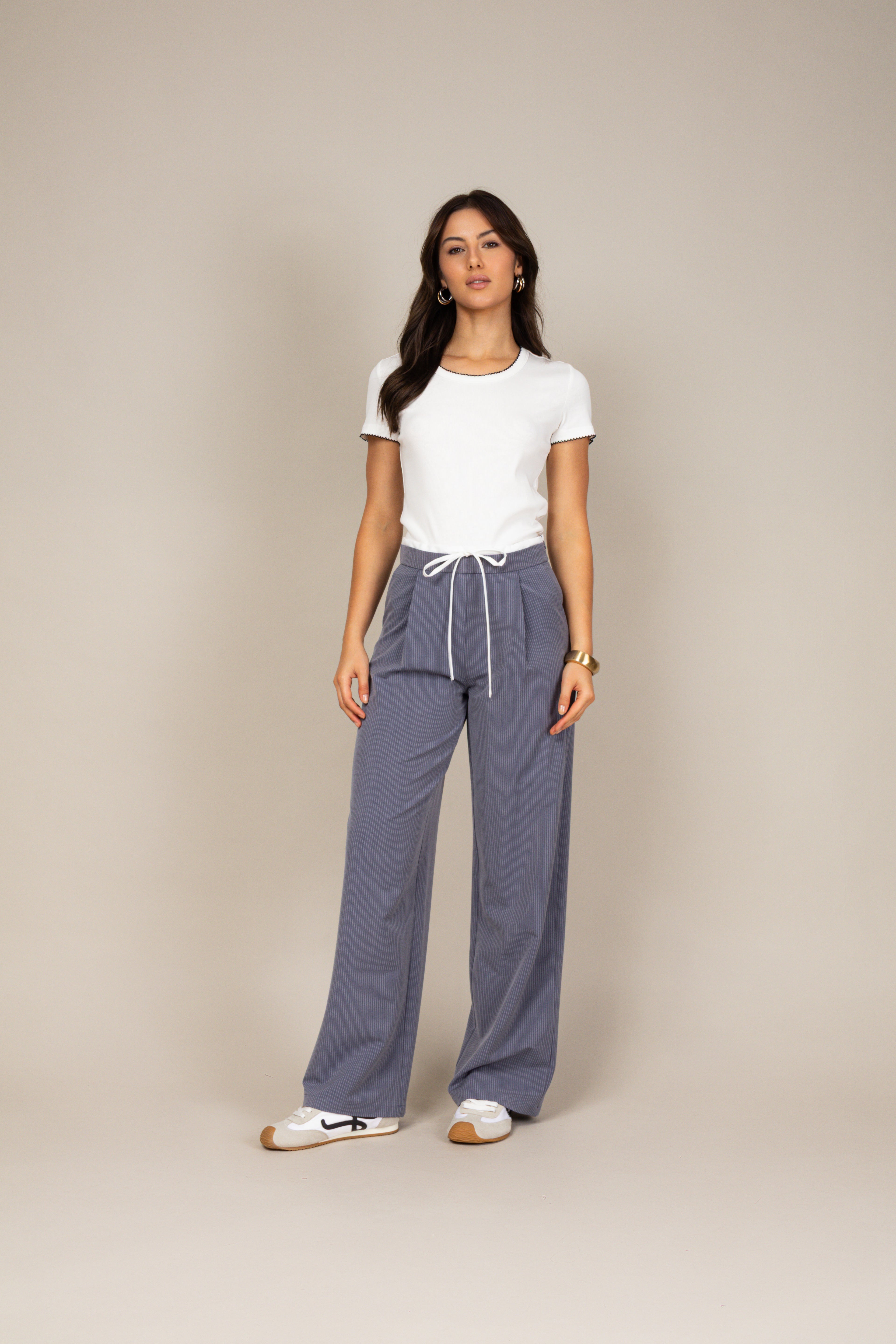 Calça pantalona risca de giz