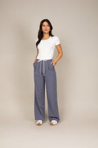Calça pantalona risca de giz