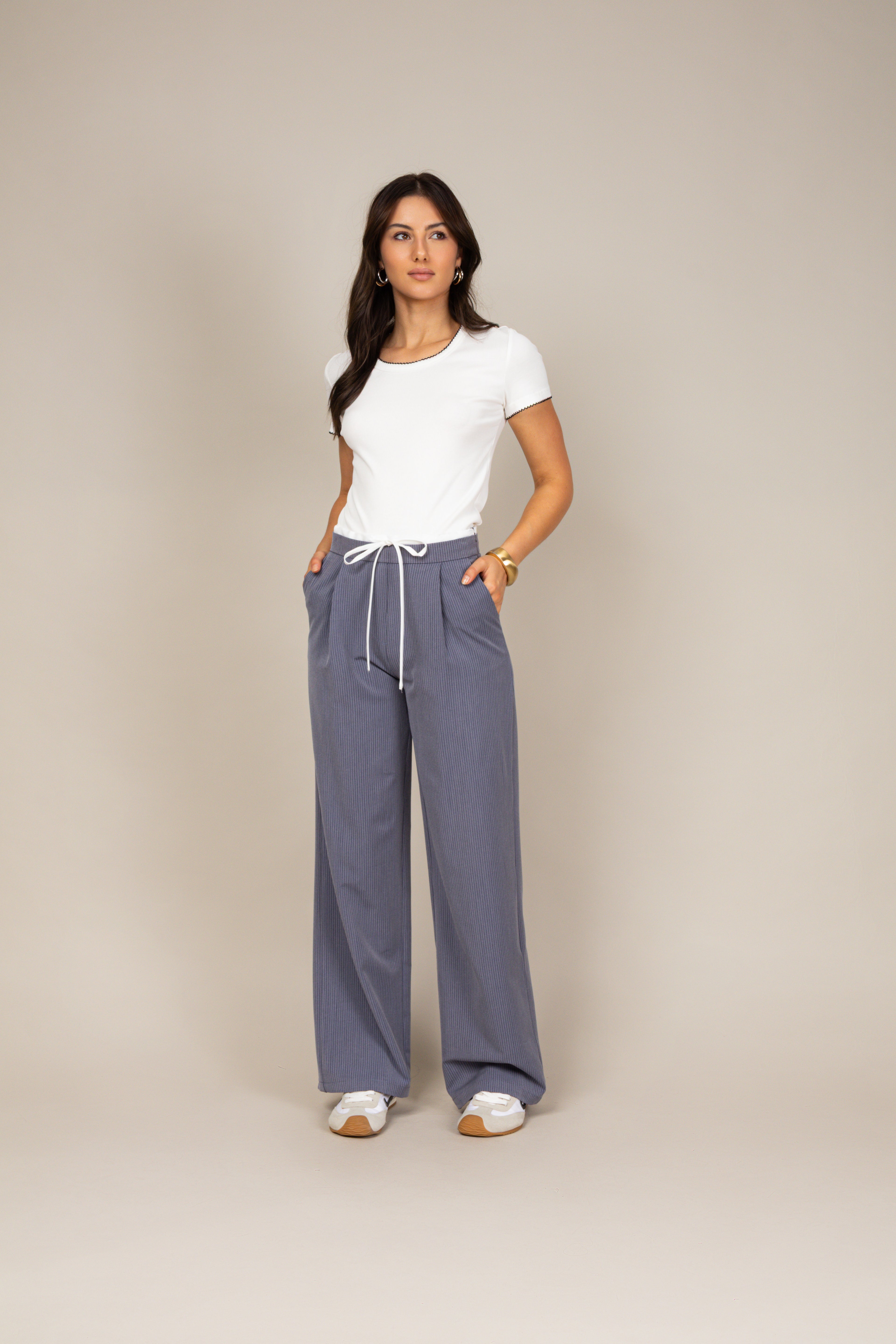 Calça pantalona risca de giz