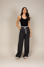 Calça pantalona risca de giz