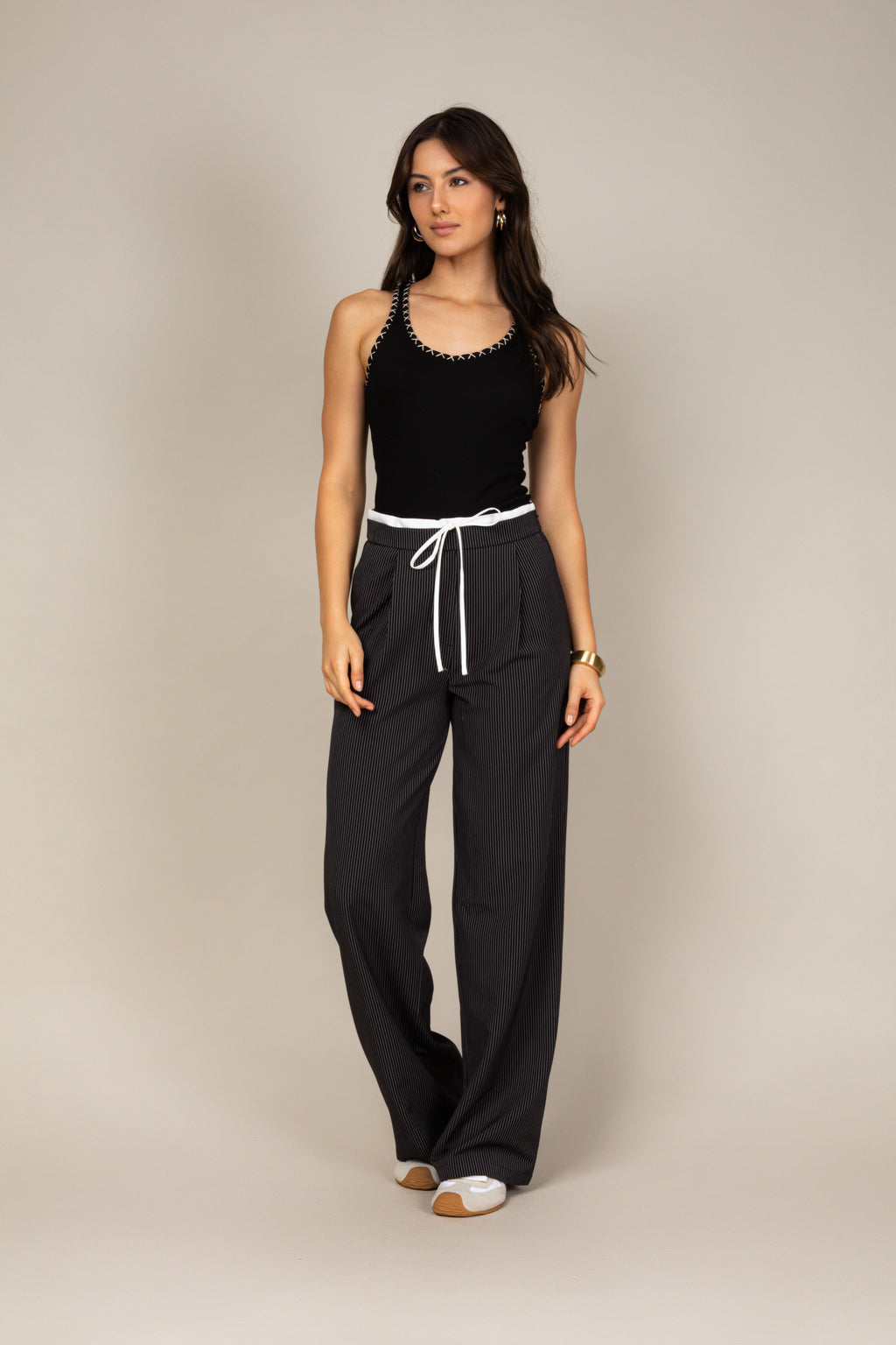 Calça pantalona risca de giz
