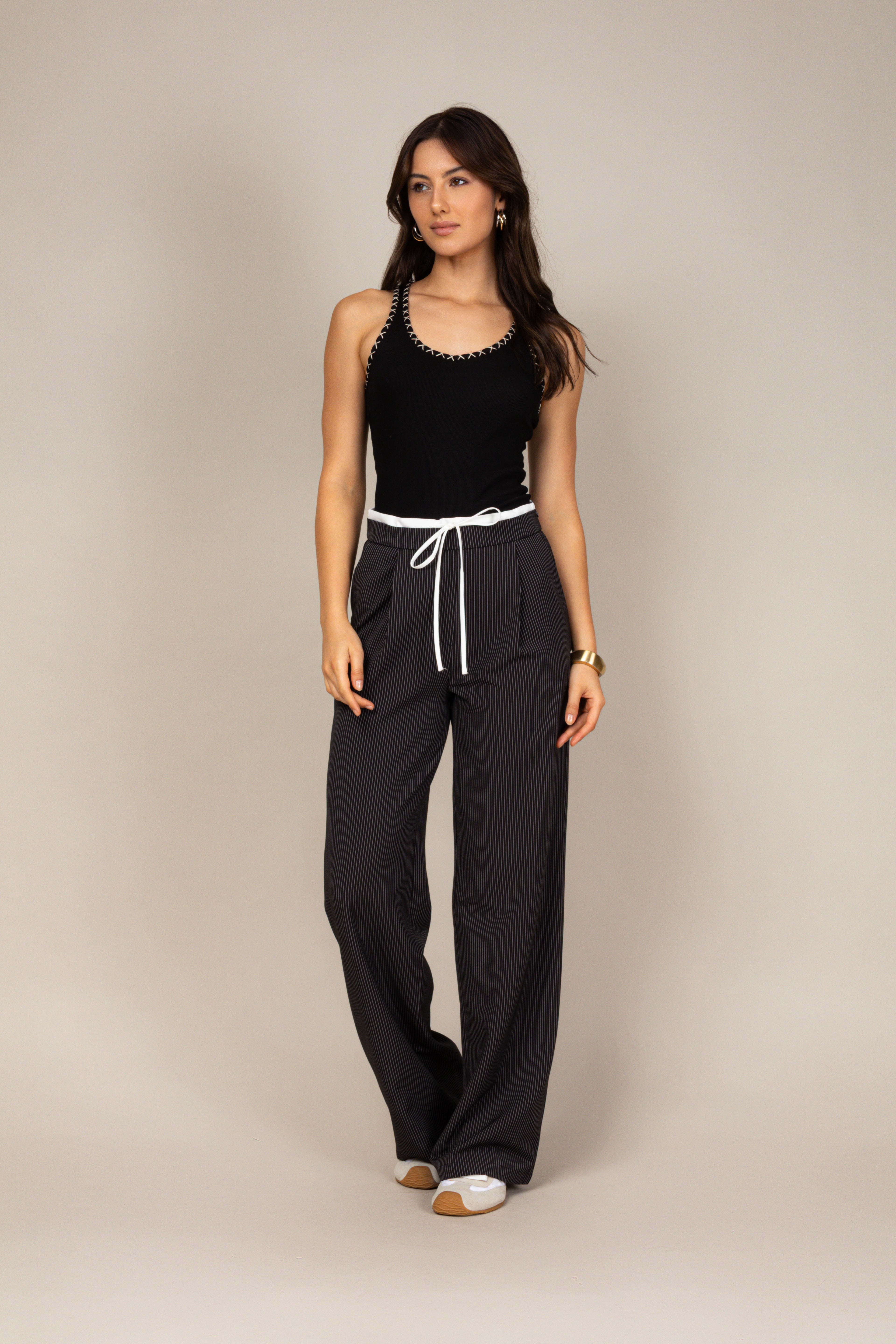 Calça pantalona risca de giz