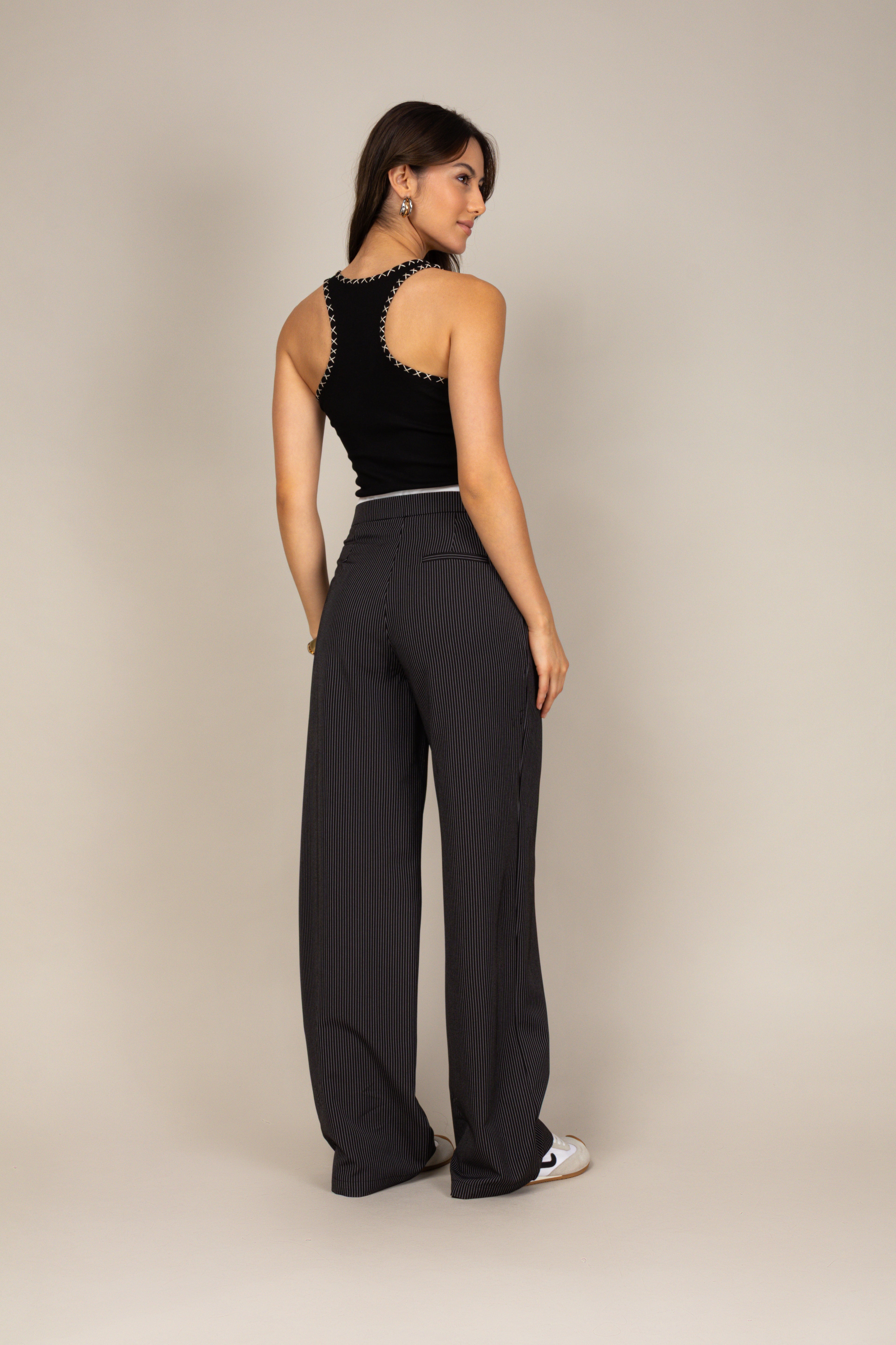 Calça pantalona risca de giz
