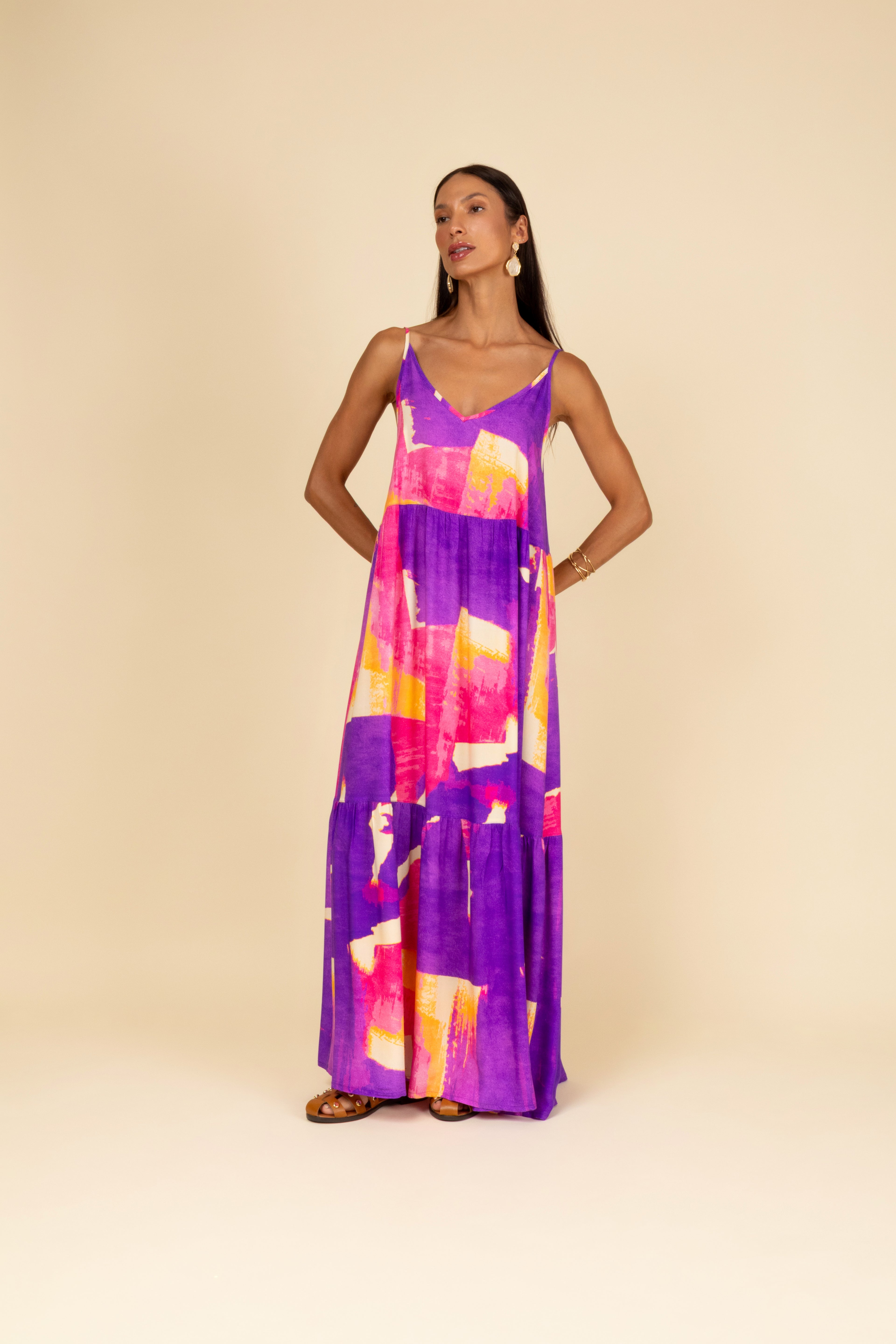 Vestido longo estampado tons vibrantes