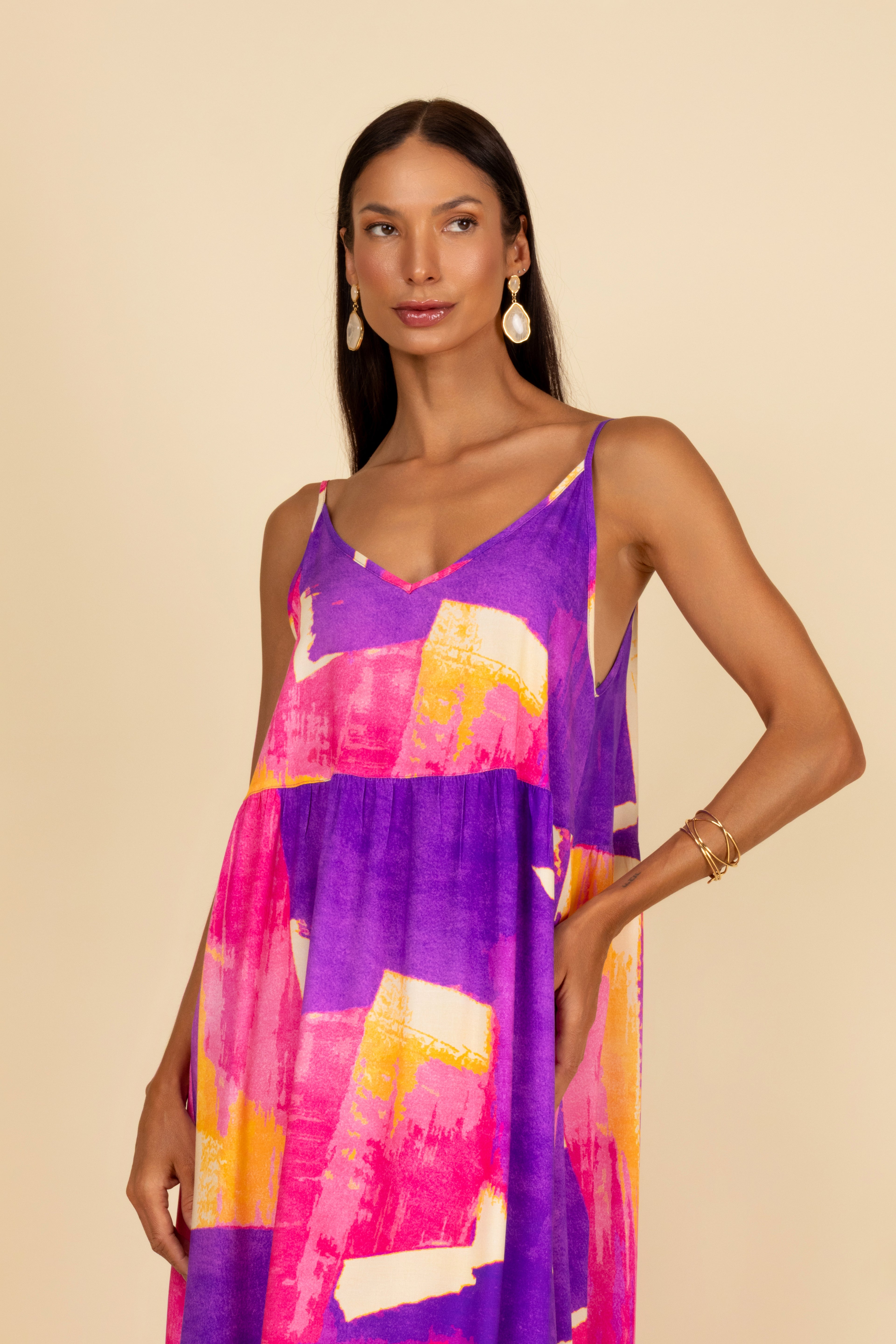 Vestido longo estampado tons vibrantes