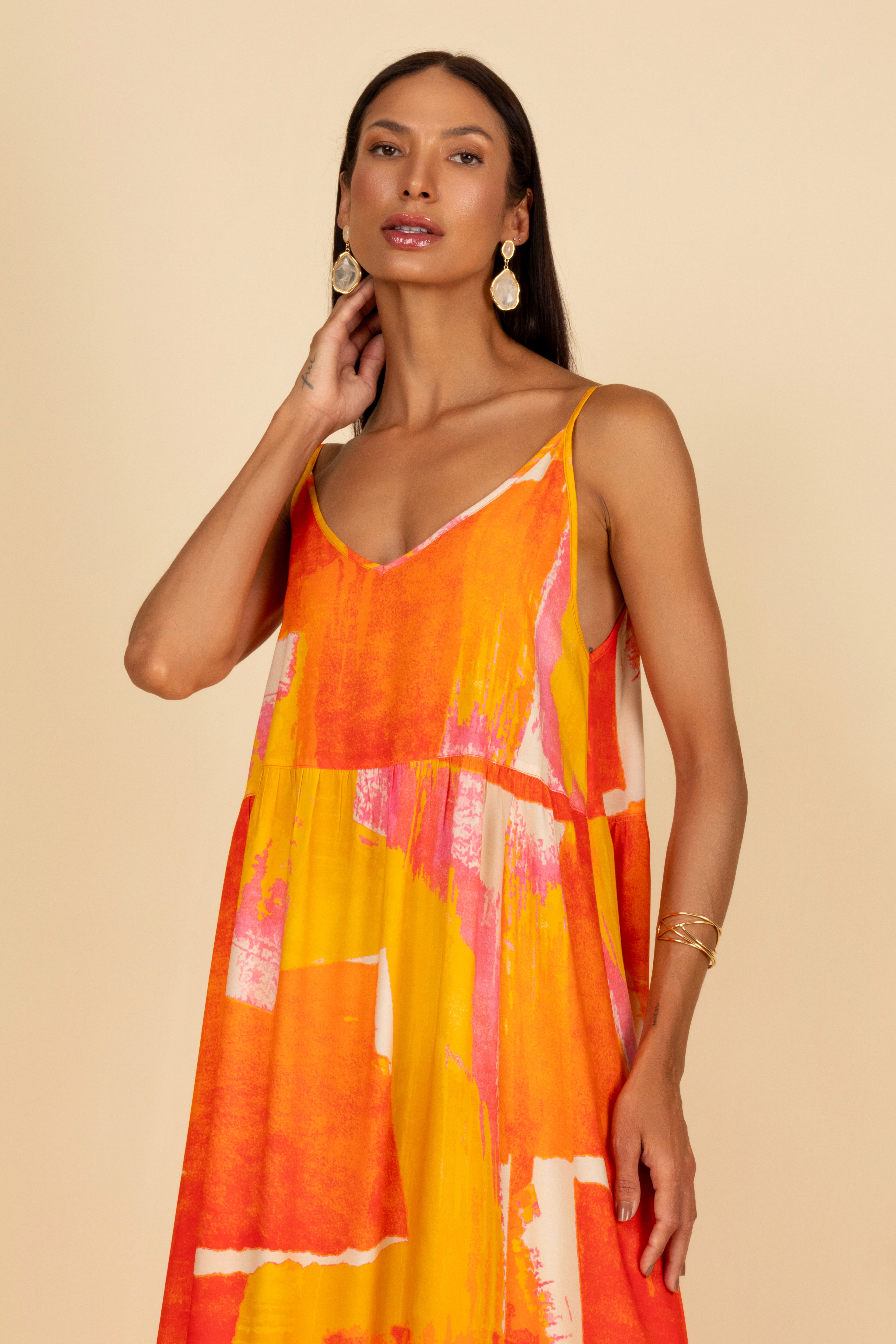 Vestido longo estampado tons vibrantes