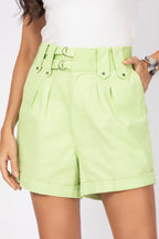 Short de alfaiataria com detalhes