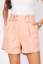 Short de alfaiataria com detalhes