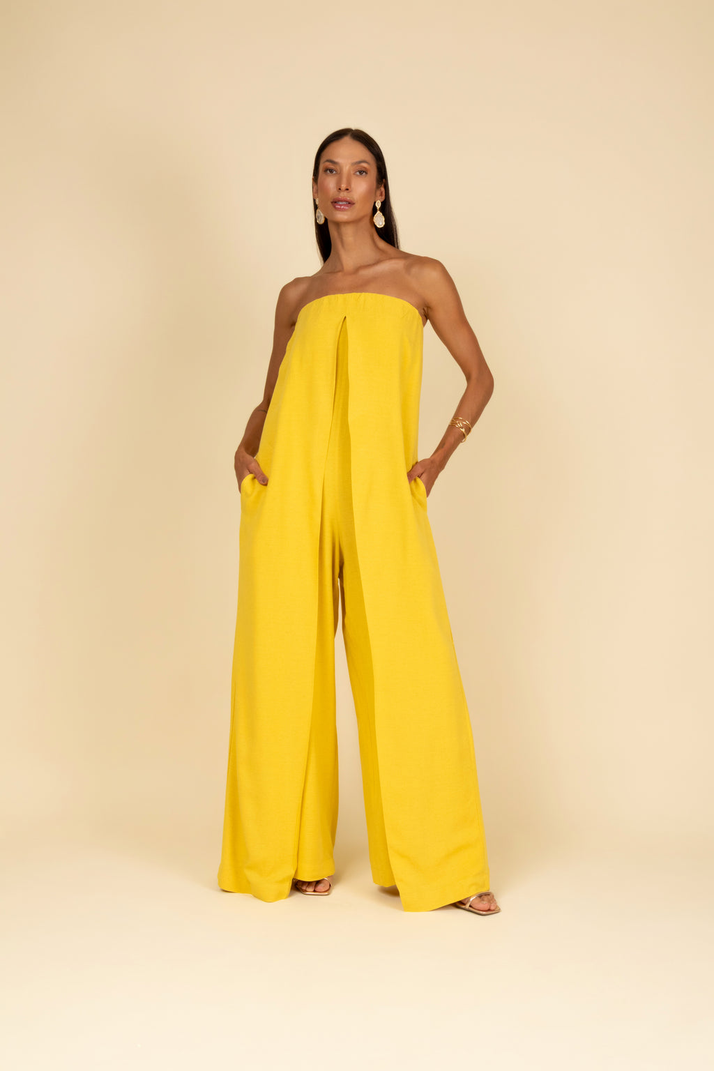 Macacão sem alça pantalona