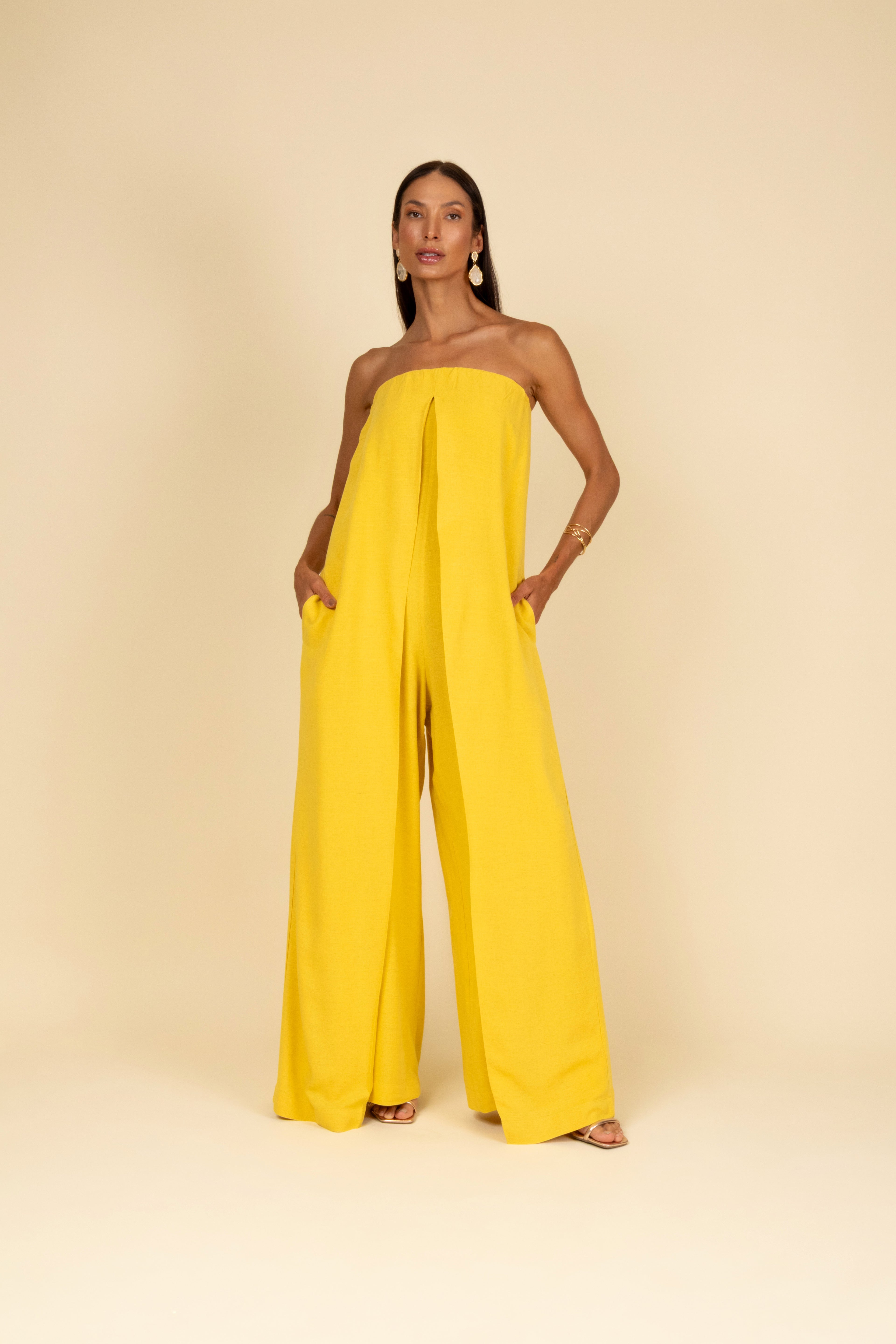 Macacão sem alça pantalona