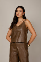 Blusa regata em couro