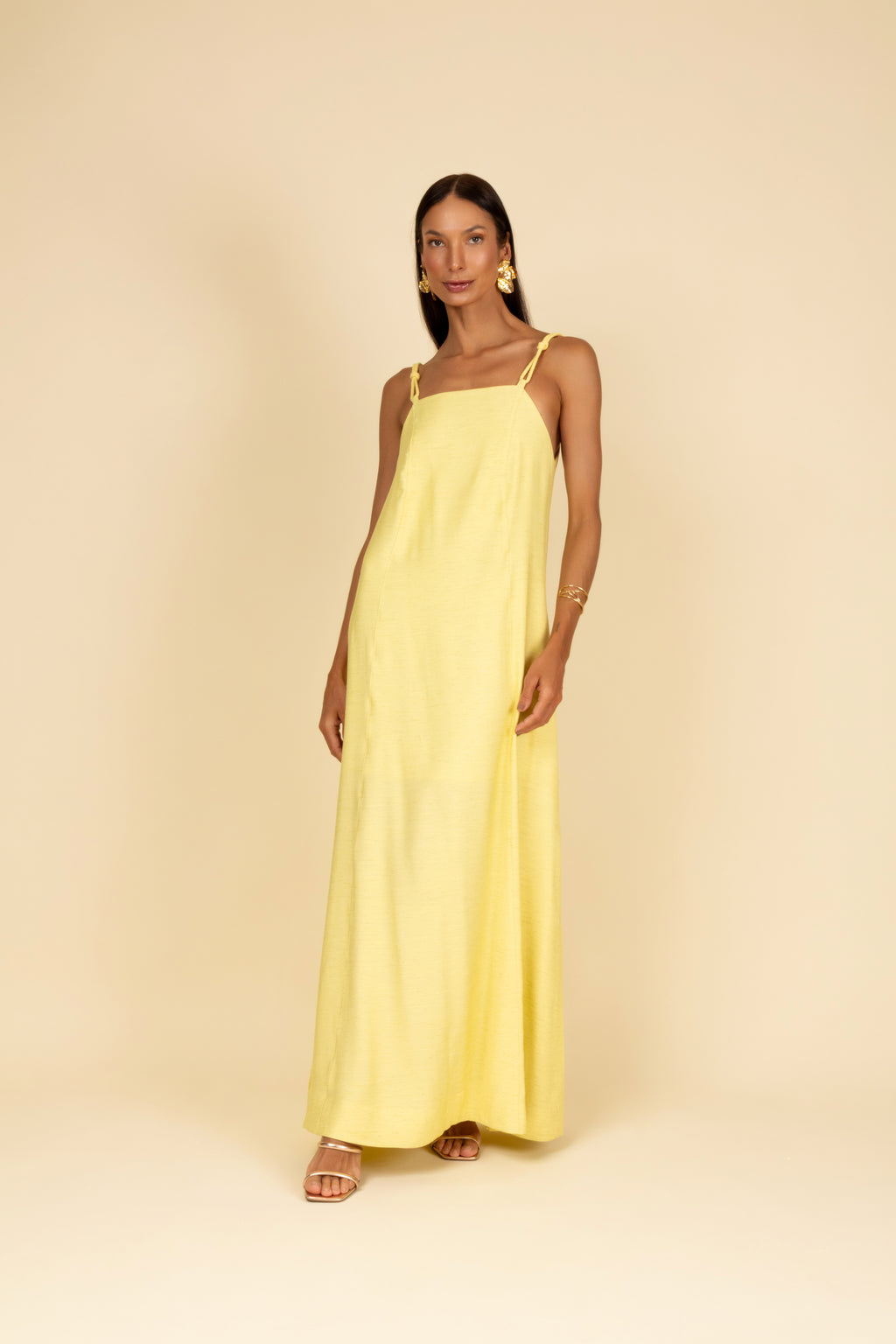 Vestido longo de alças trançadas