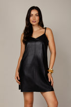 Vestido courino curto