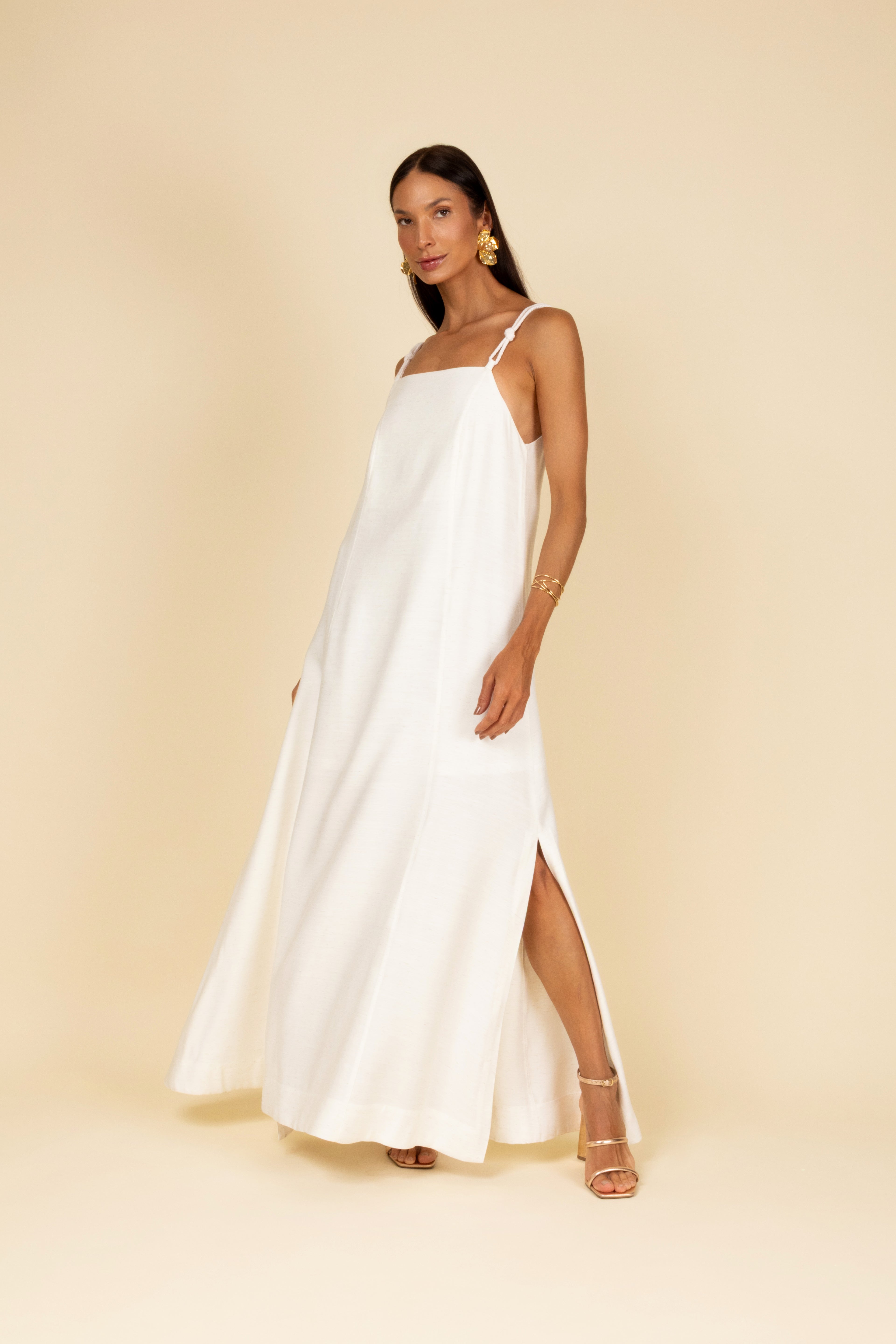 Vestido midi de alças trançadas