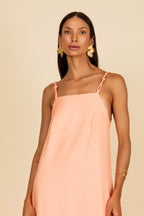 Vestido longo de alças trançadas