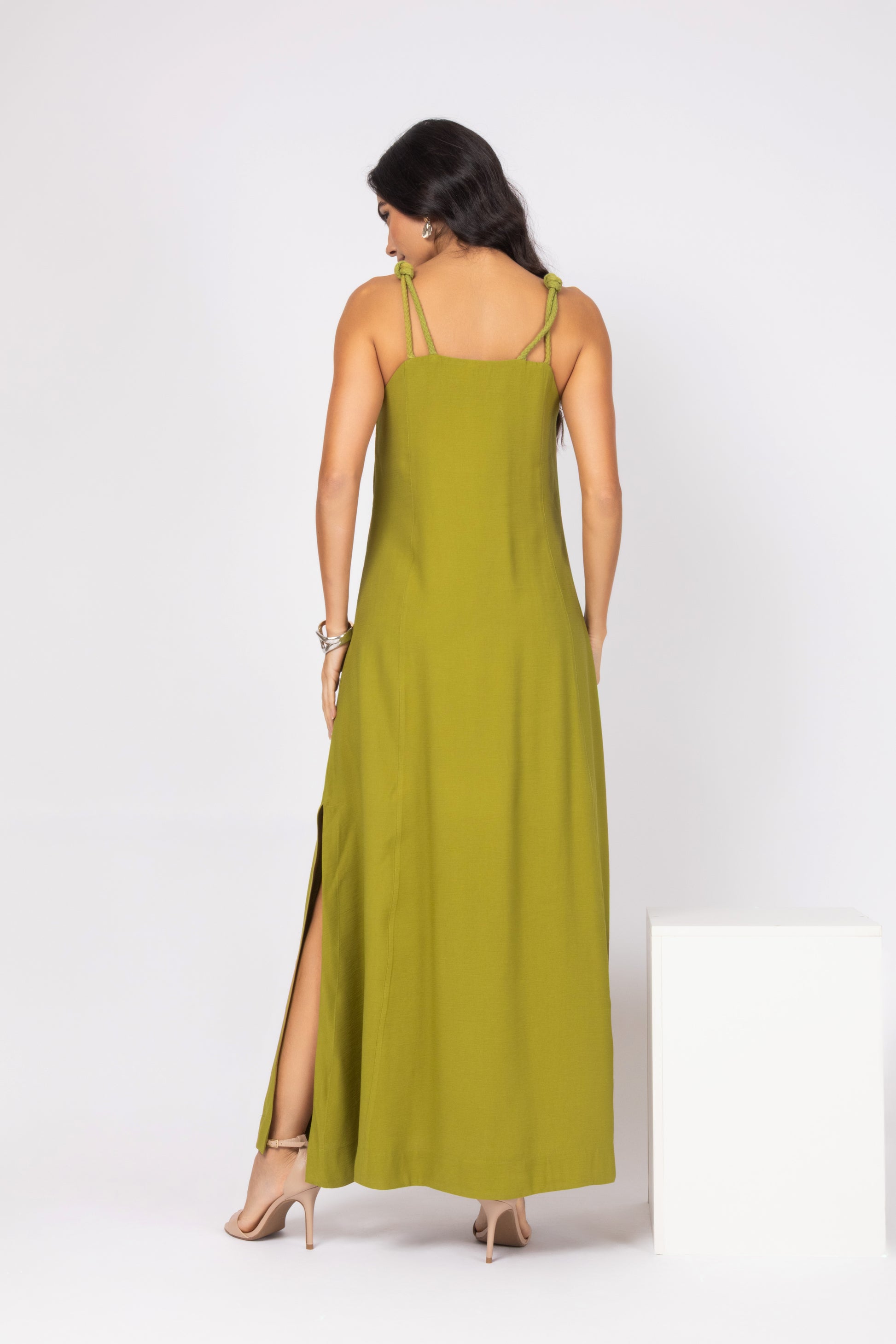 Vestido longo em viscose com alças