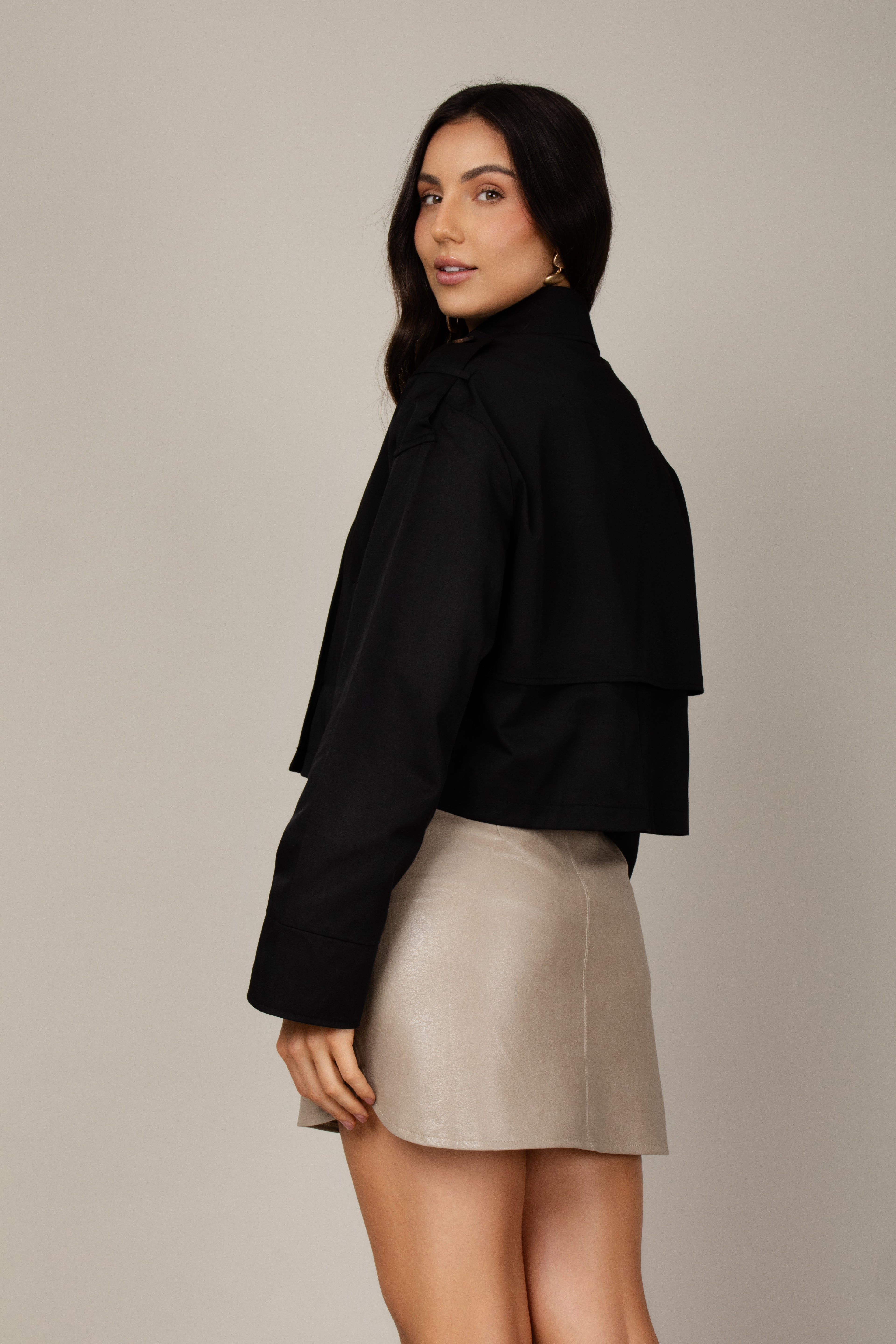 Jaqueta trench coat curto