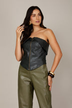 Blusa corset em couro eco