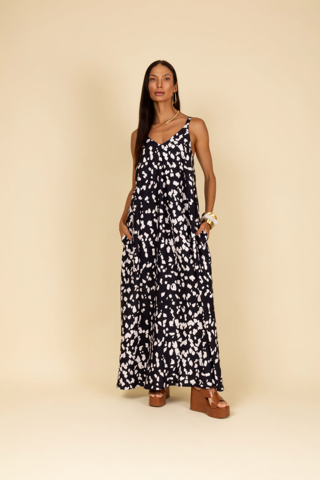 Vestido longo com estampa abstrata