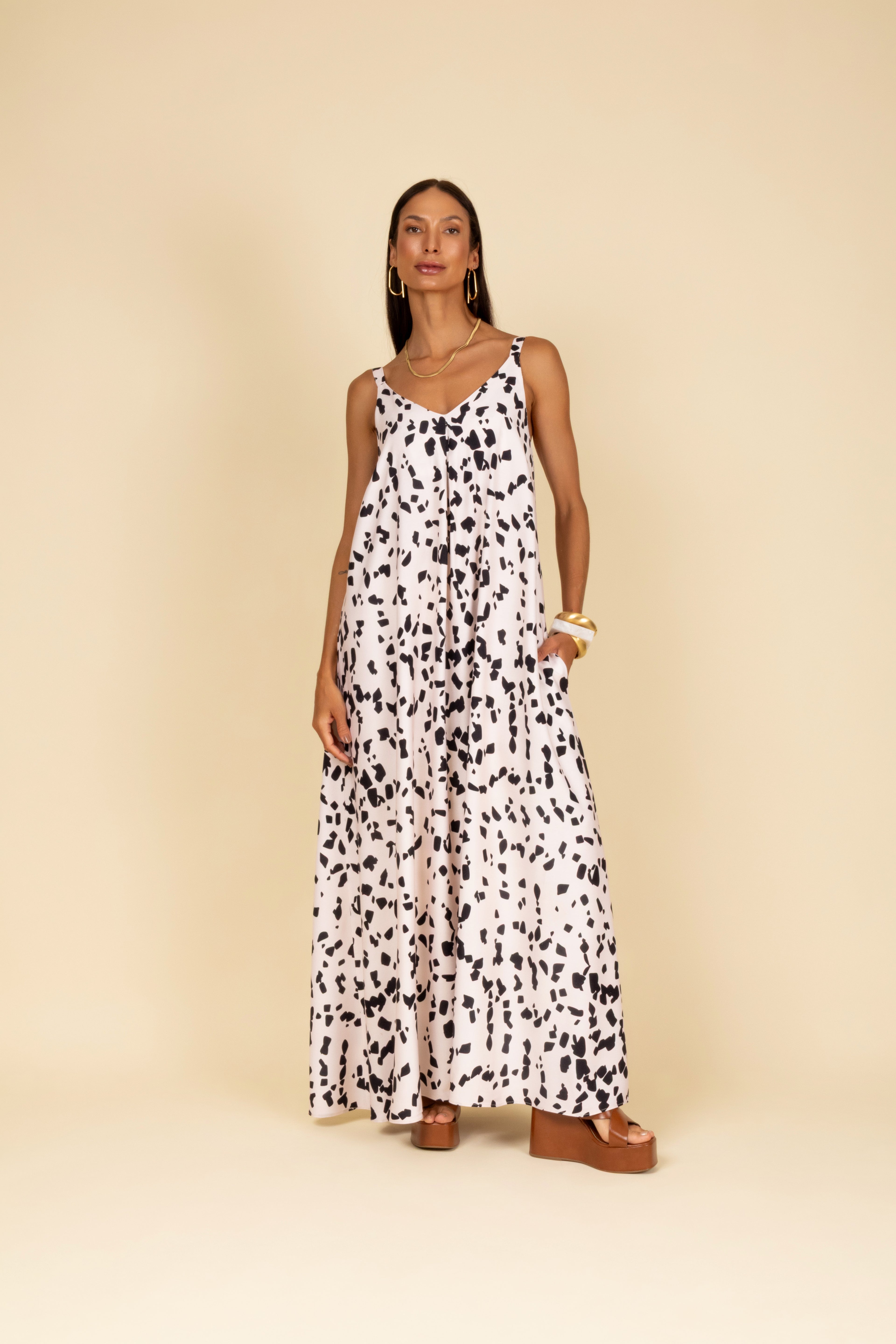 Vestido longo com estampa abstrata