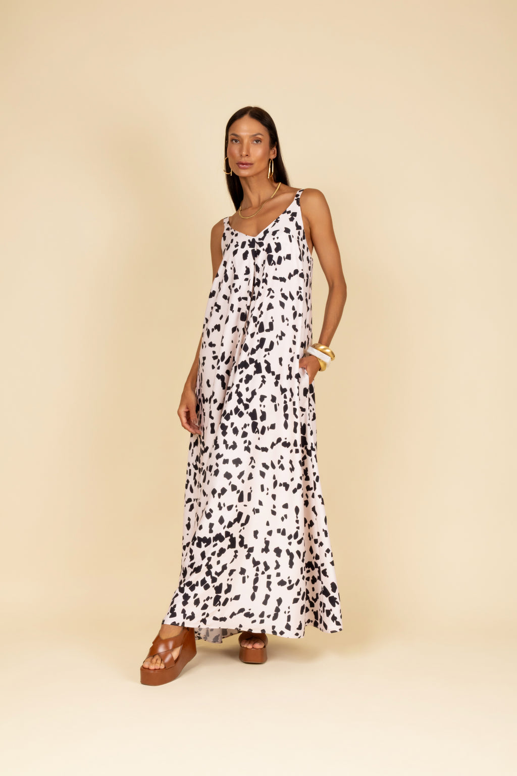 Vestido longo com estampa abstrata