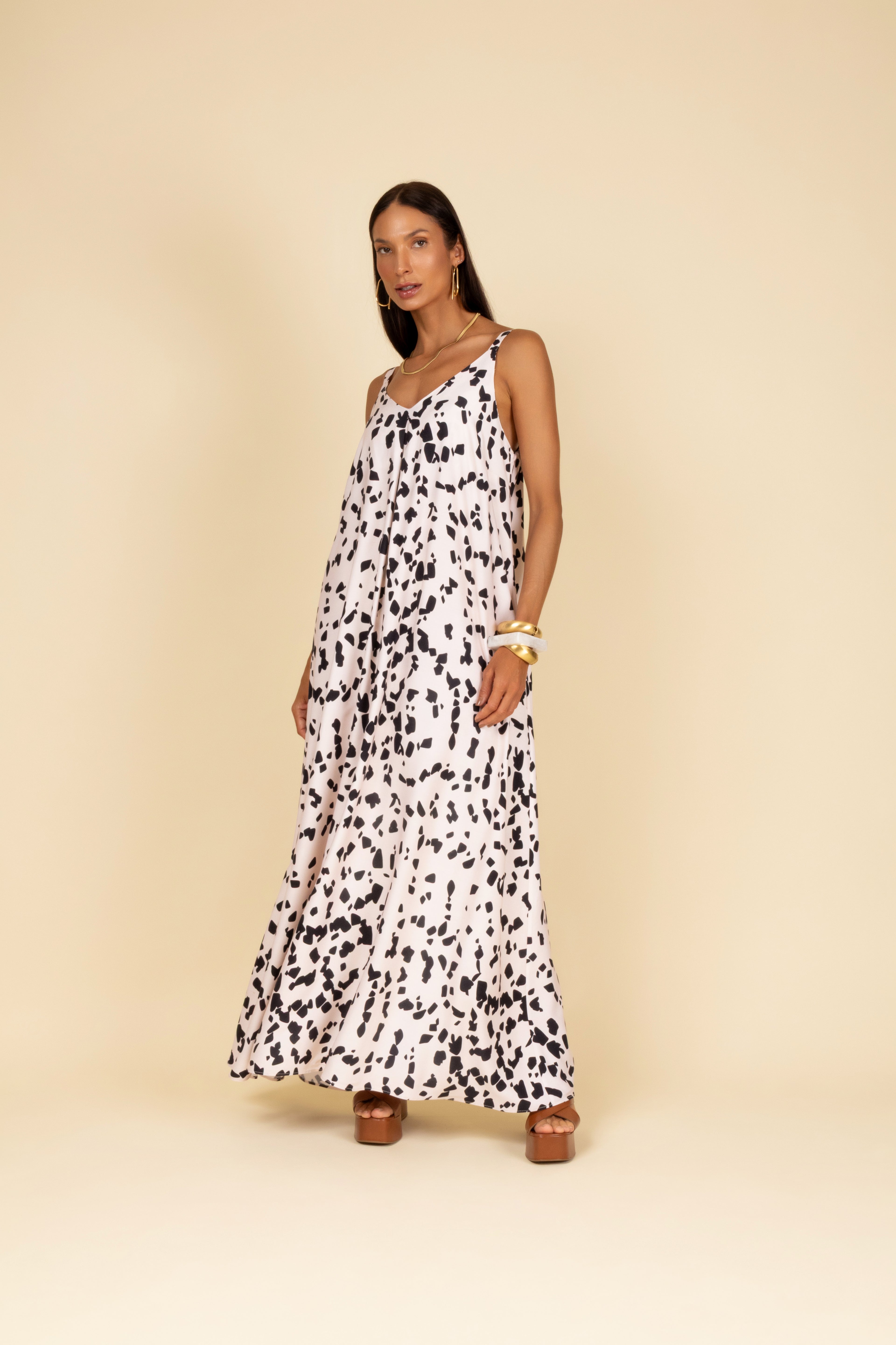 Vestido longo com estampa abstrata