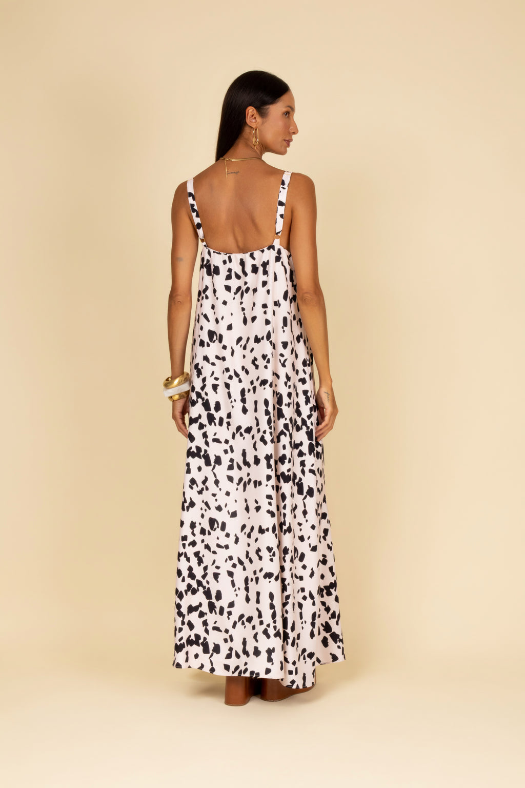 Vestido longo com estampa abstrata