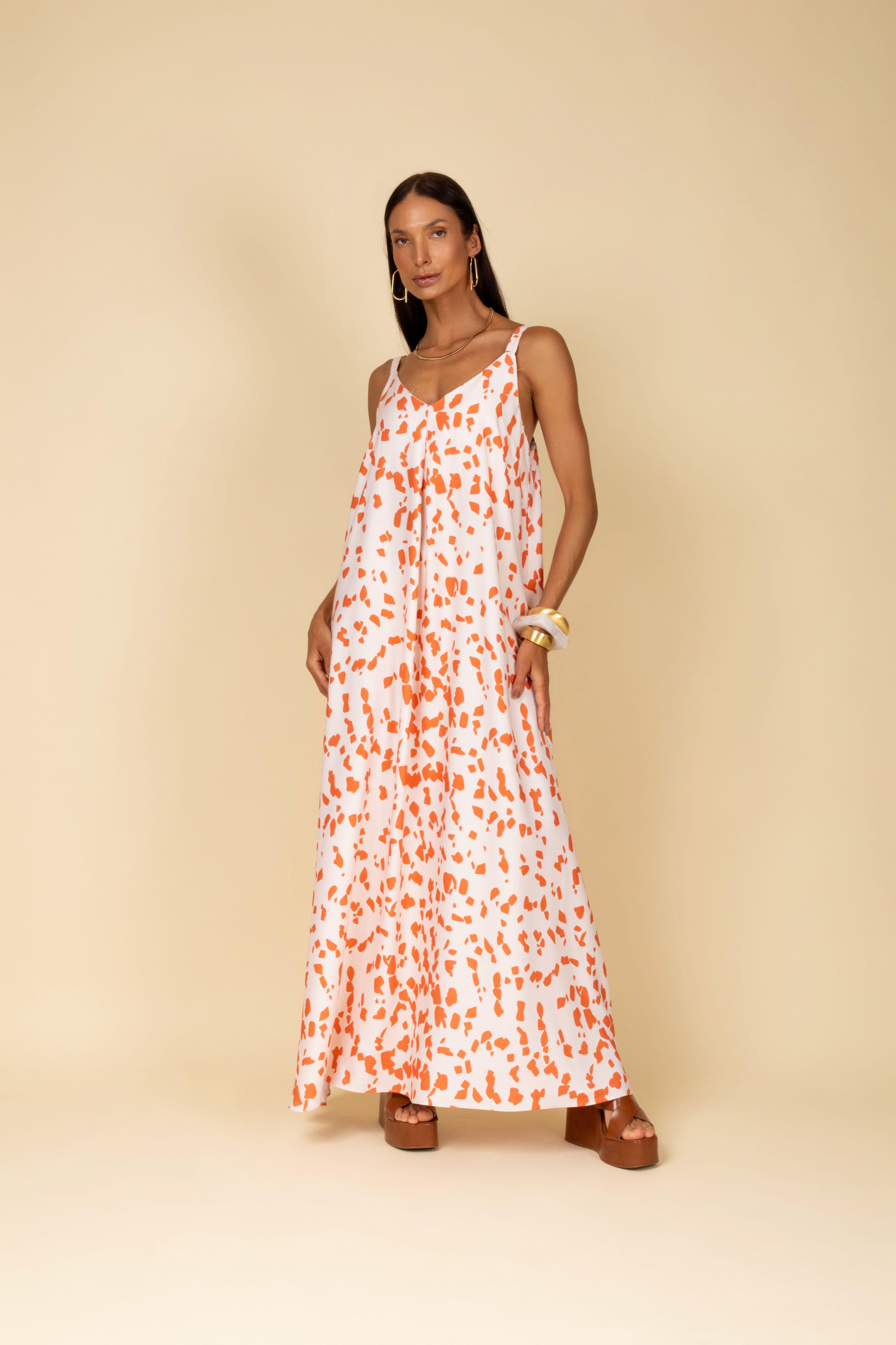 Vestido longo com estampa abstrata