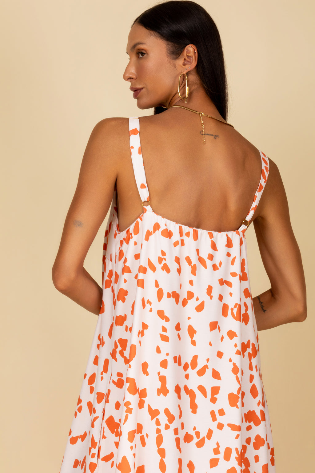 Vestido longo com estampa abstrata