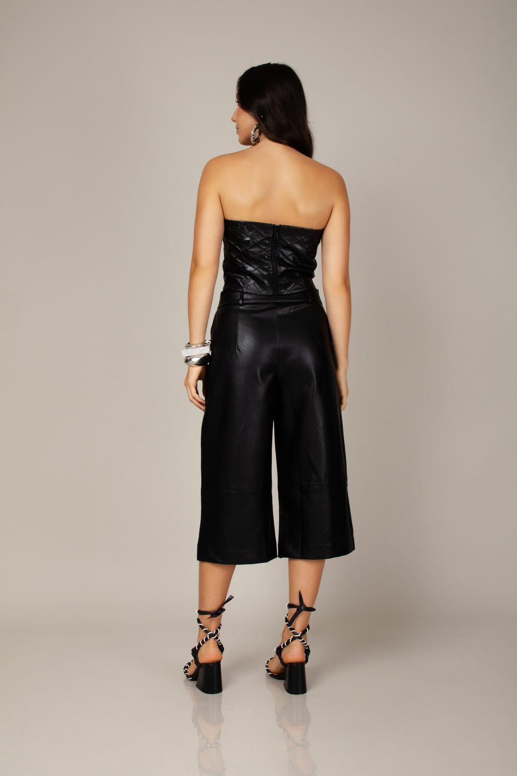 Calça pantacourt couro