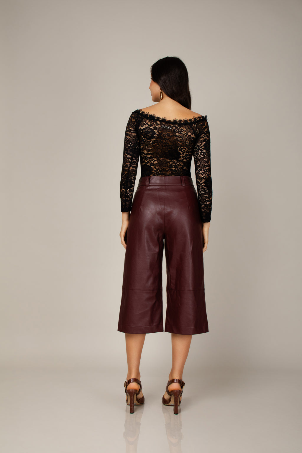 Calça pantacourt couro