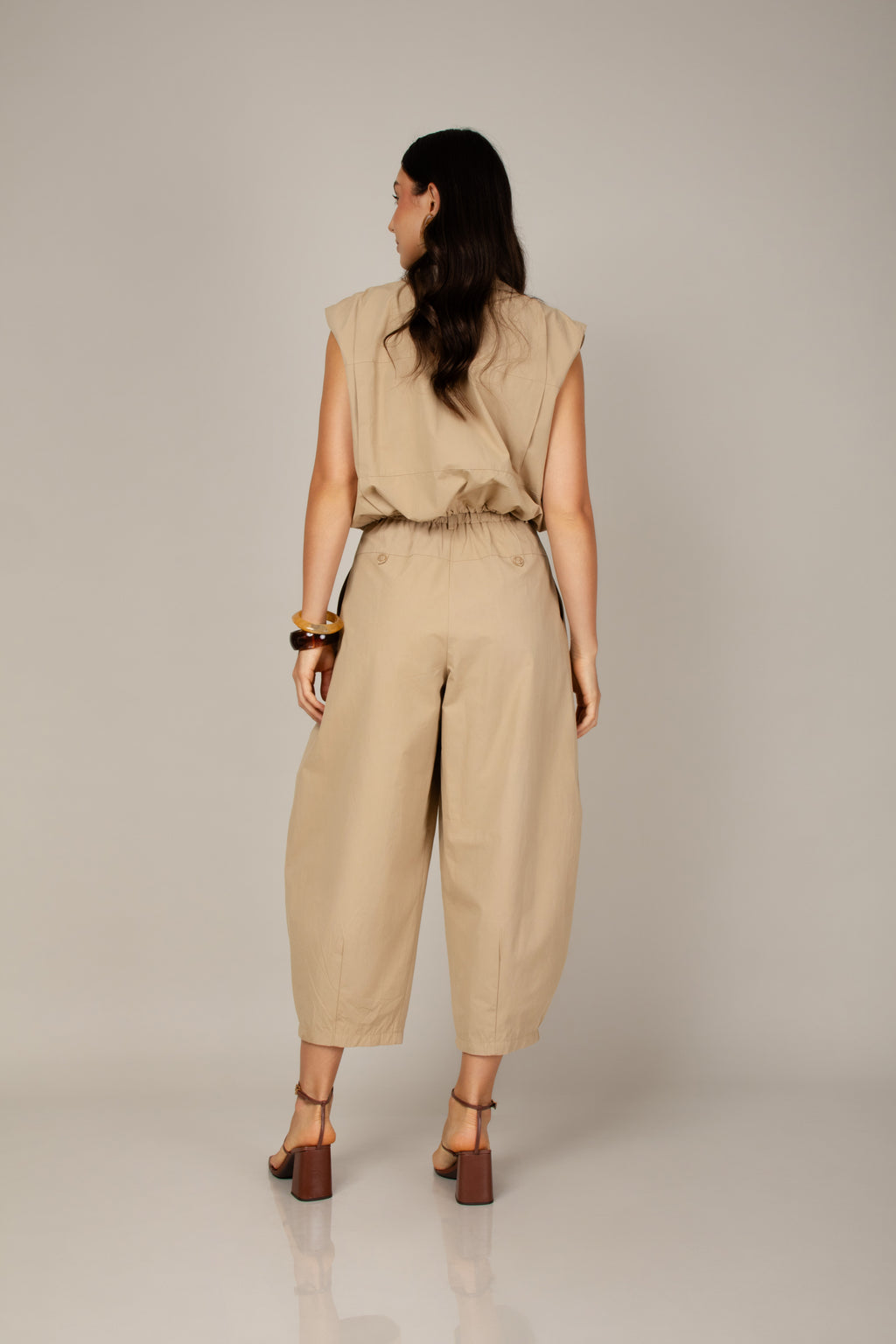 Calça barrel em sarja