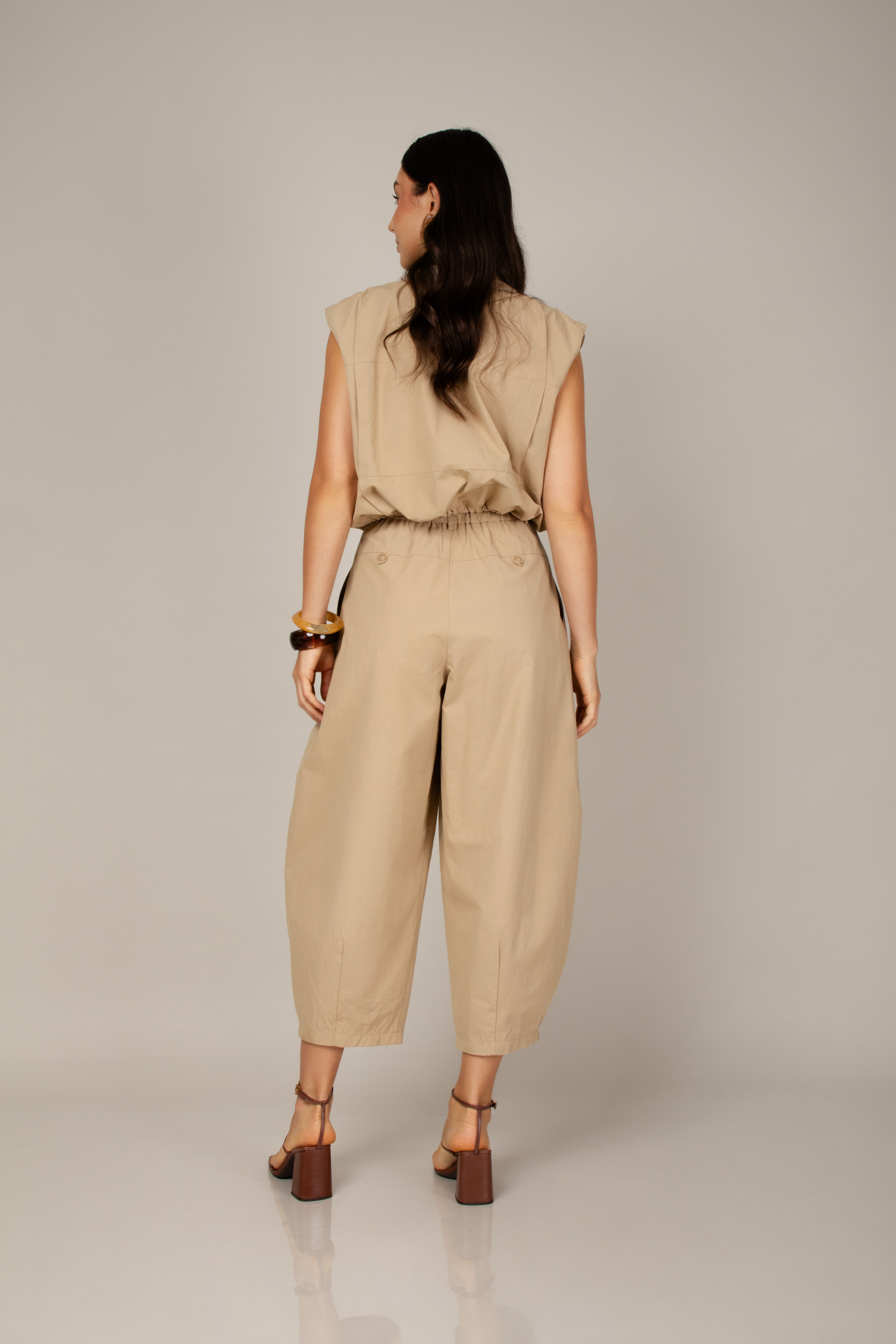 Calça barrel em sarja