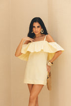 Vestido curto com alças e babado