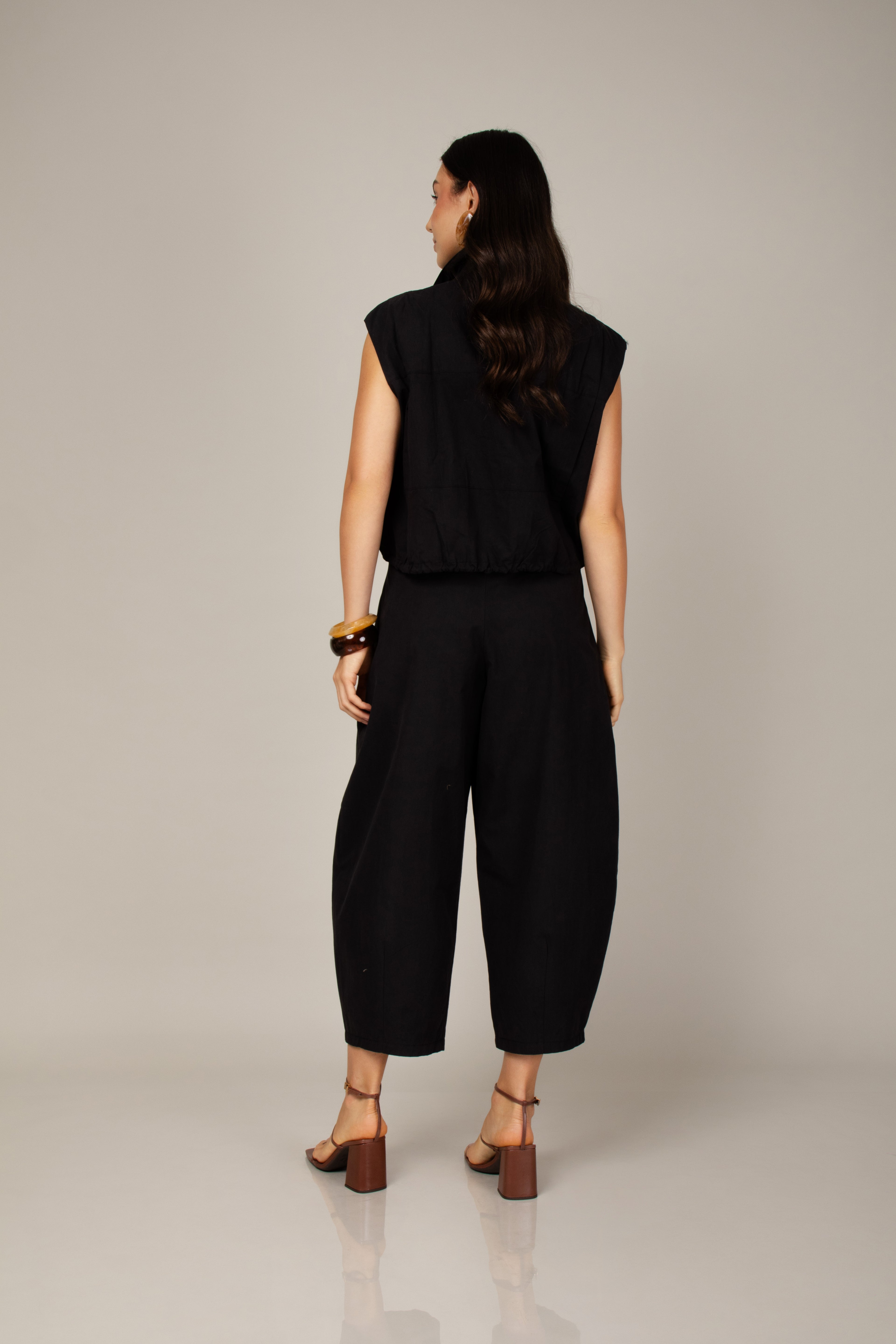 Calça barrel em sarja