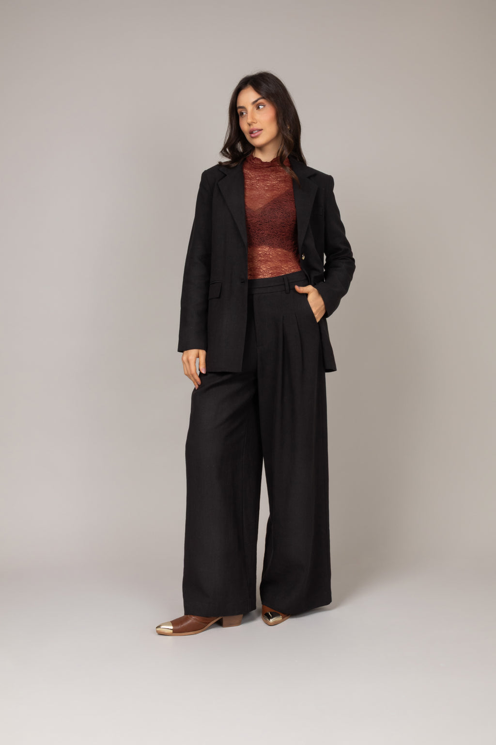 Blazer alongado alfaiataria com ombreiras