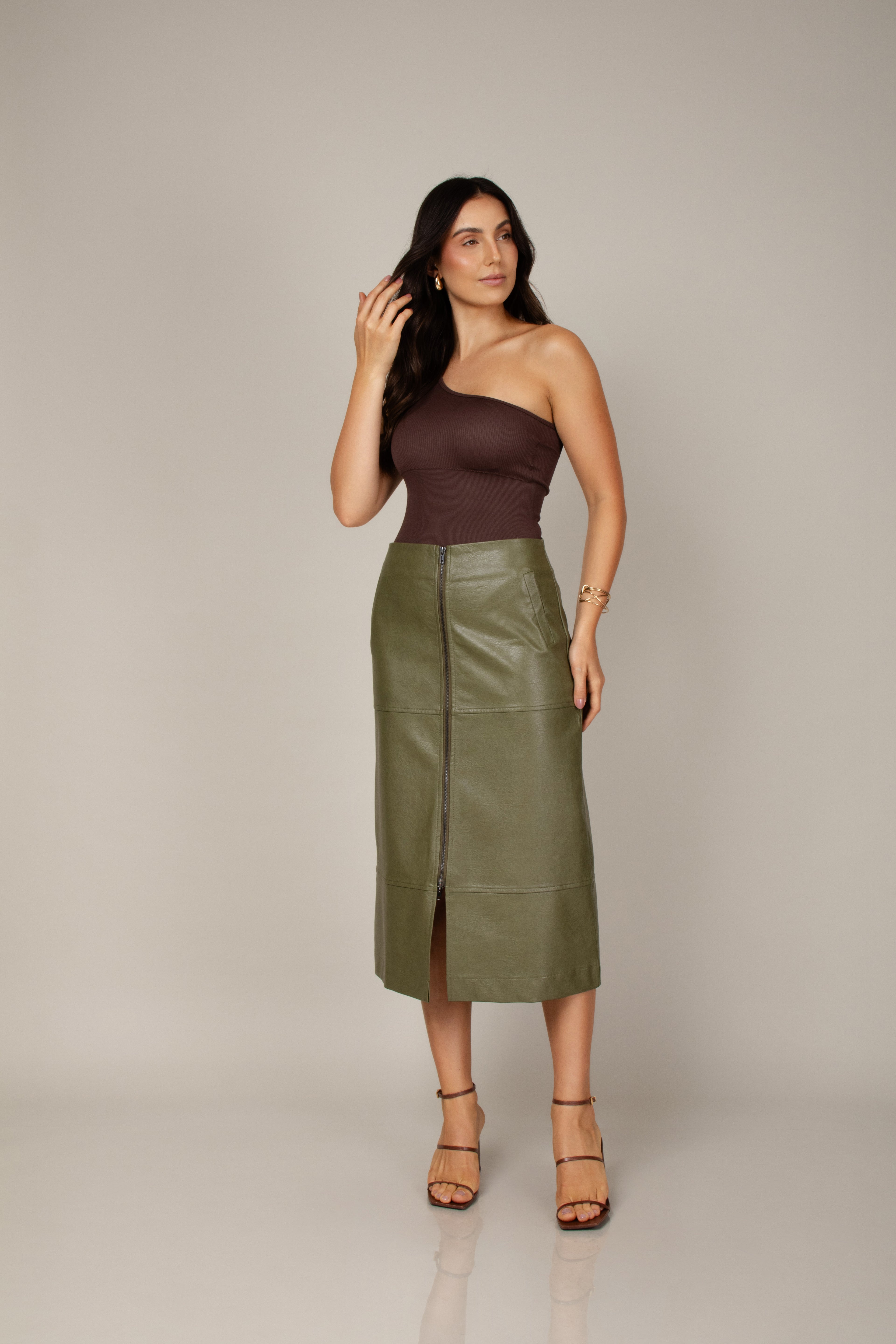 Saia midi em couro