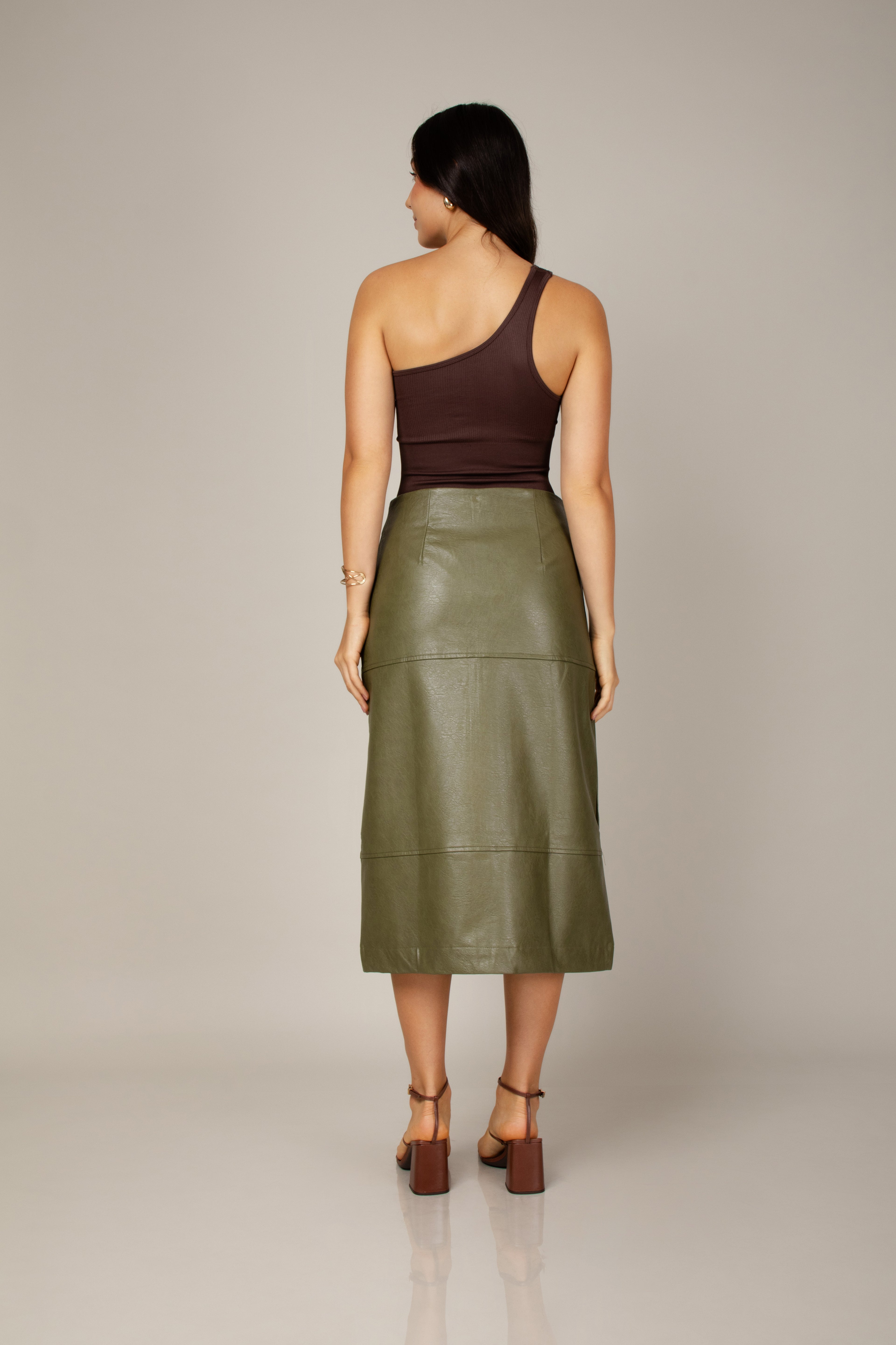 Saia midi em couro