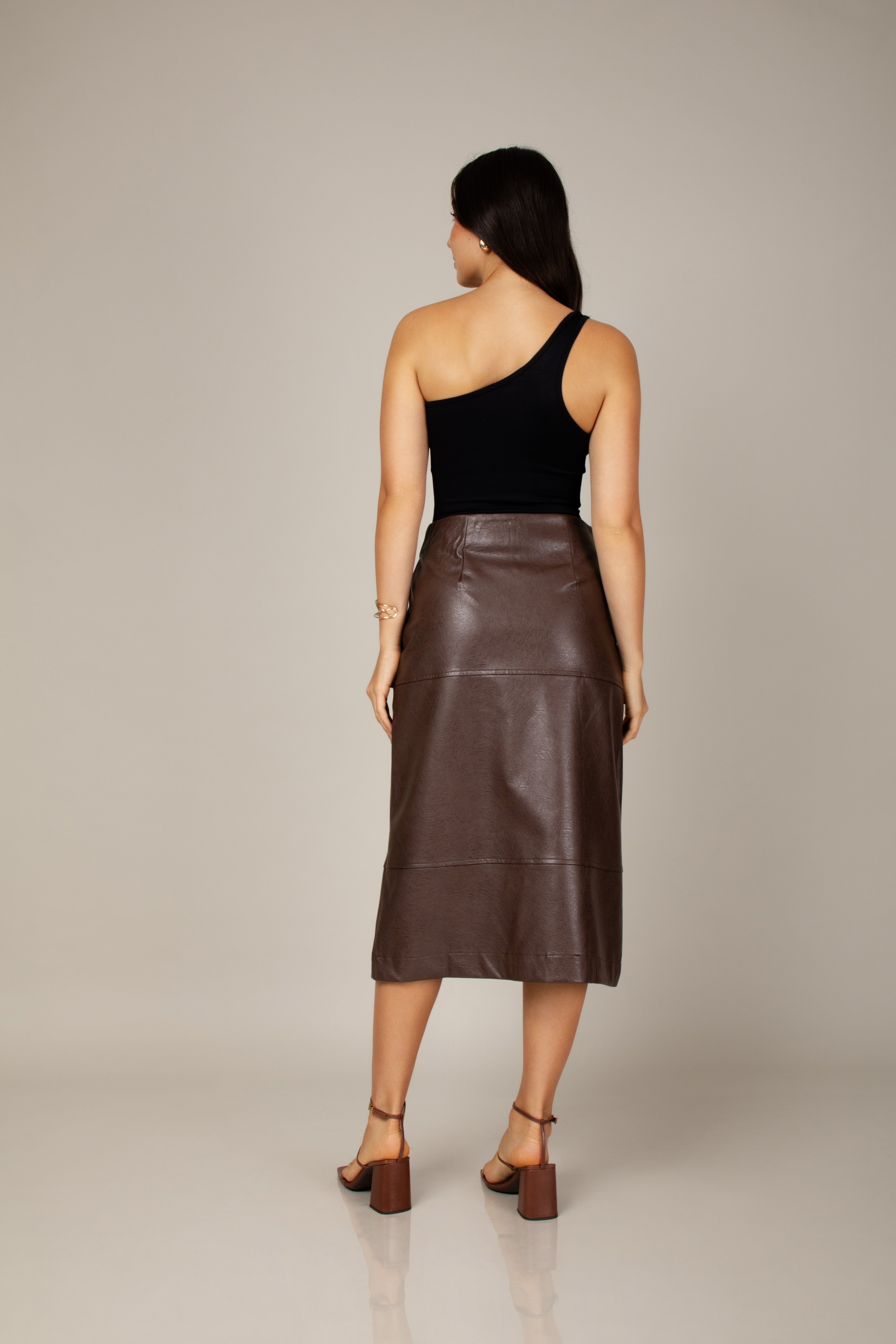 Saia midi em couro