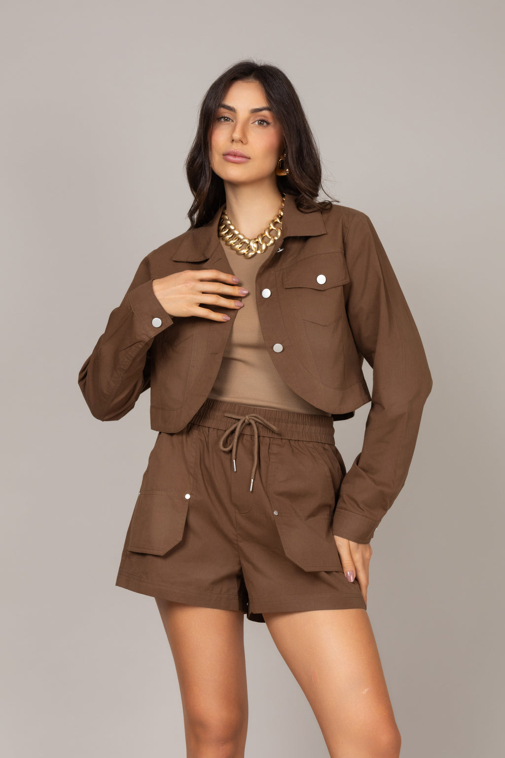 Conjunto de shorts e jaqueta
