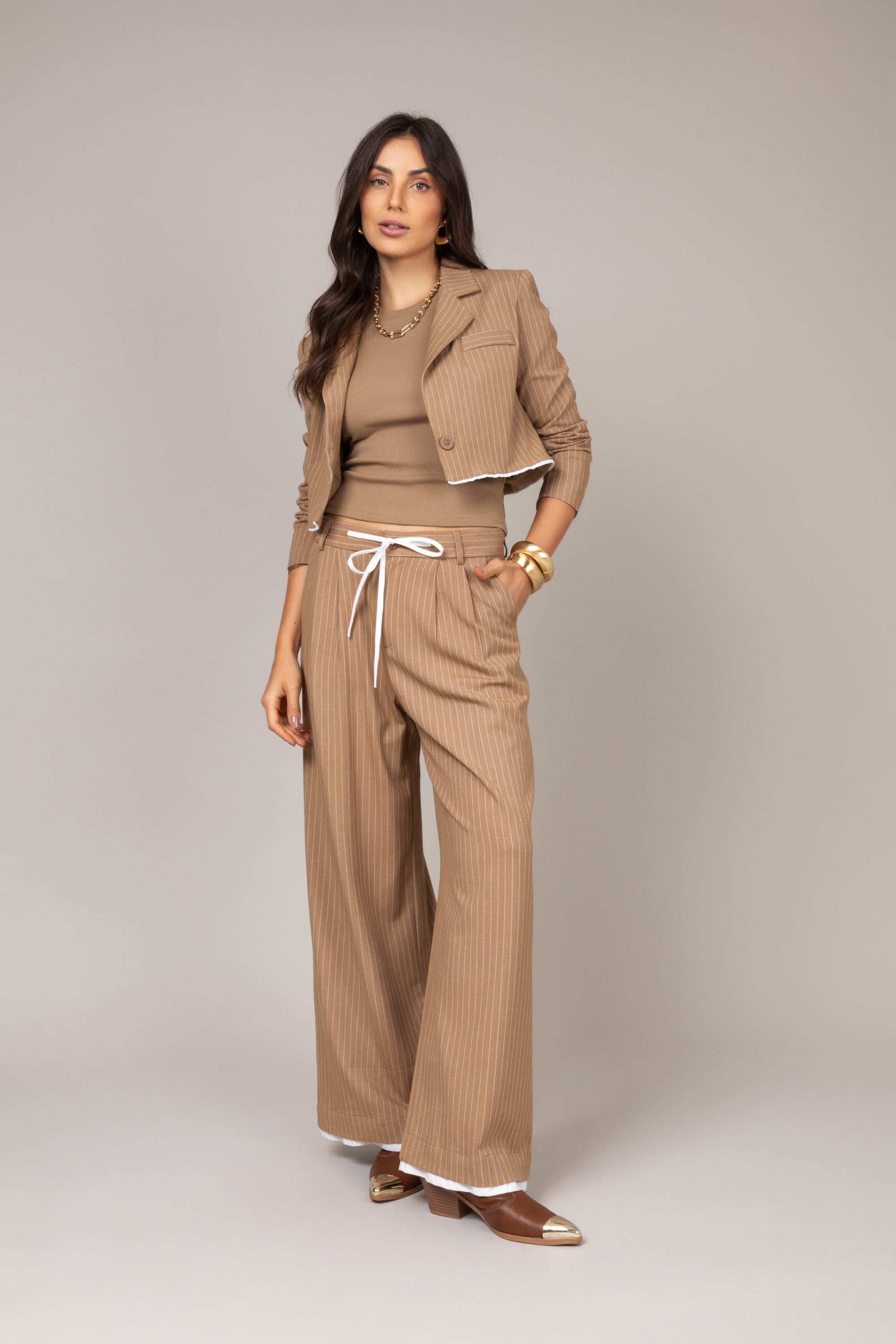 Calça pantalona de alfaiataria