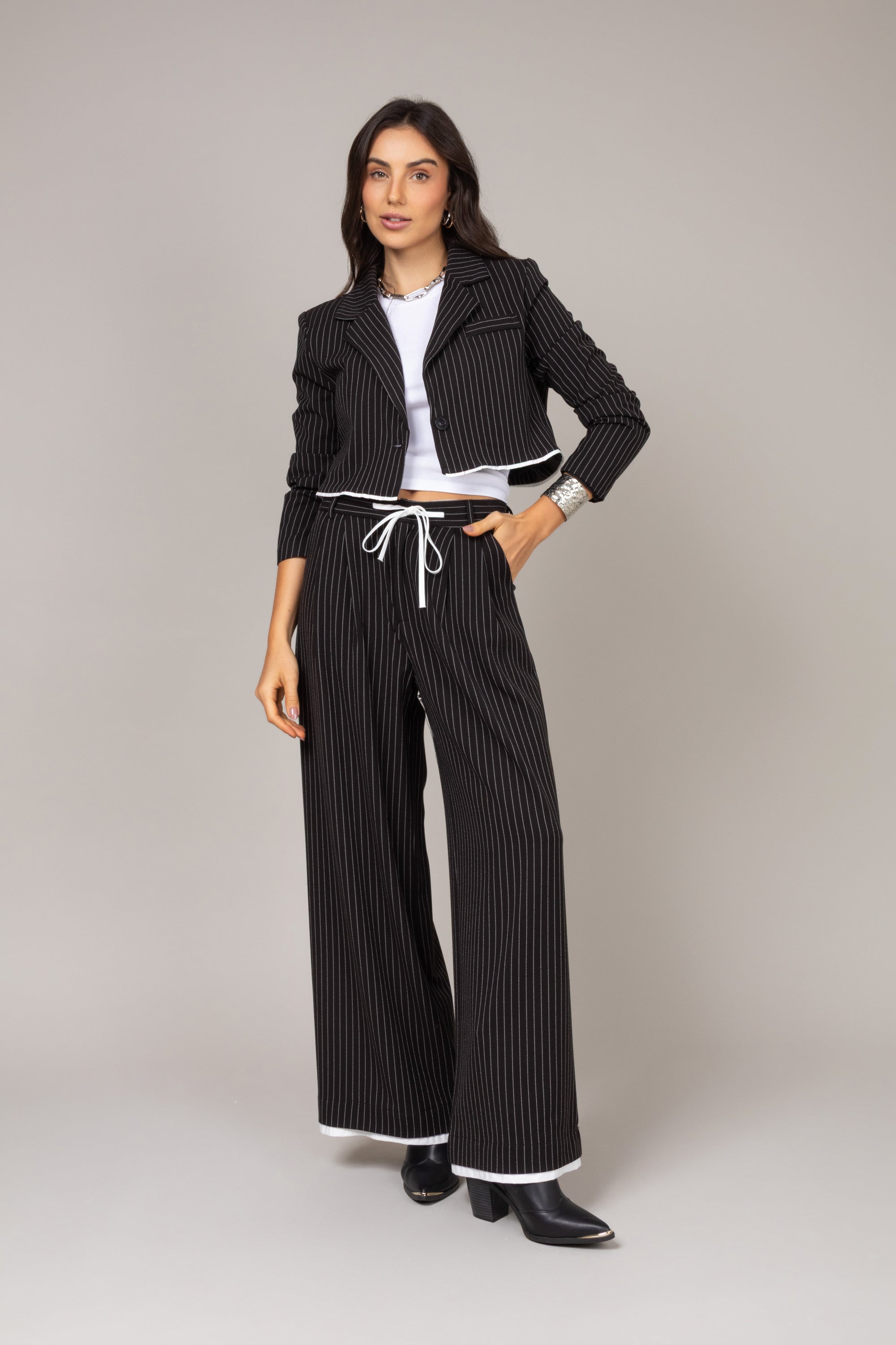 Calça pantalona de alfaiataria