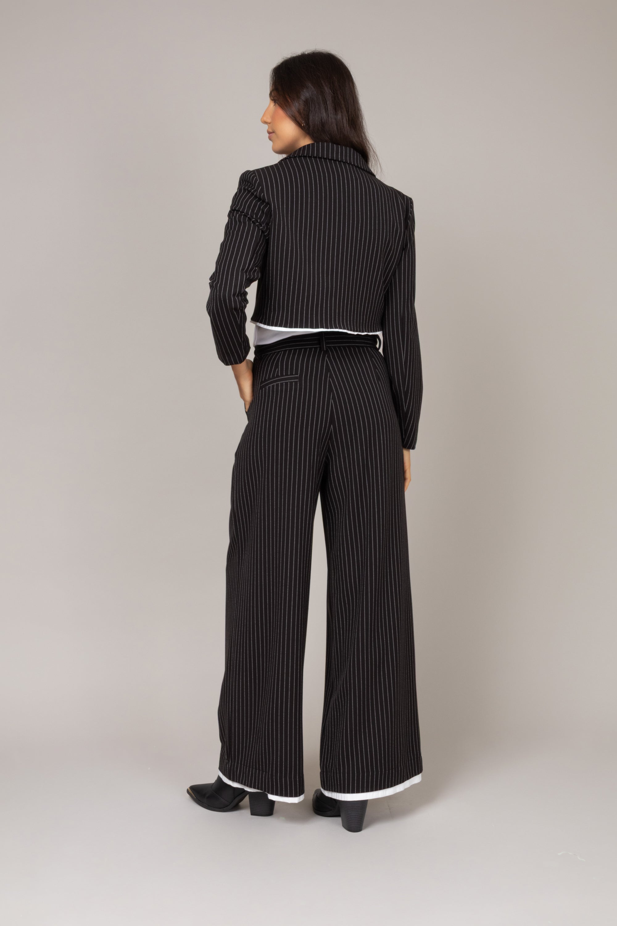 Calça pantalona de alfaiataria