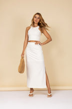 Conjunto canelado com cropped e saia longa com fenda