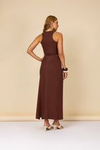 Conjunto canelado com cropped e saia longa com fenda