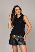 Blusa em regata de crochê