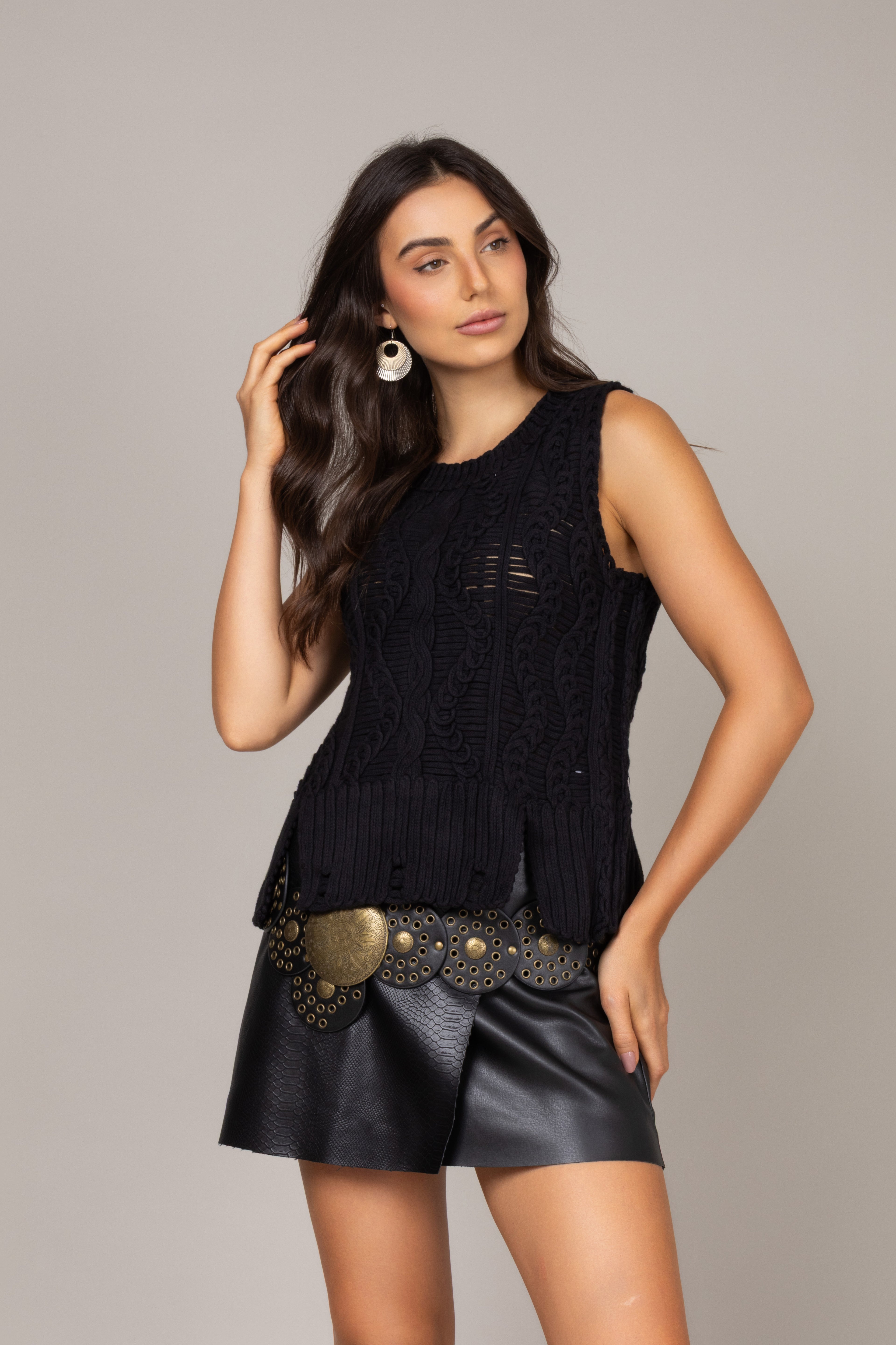Blusa em regata de crochê