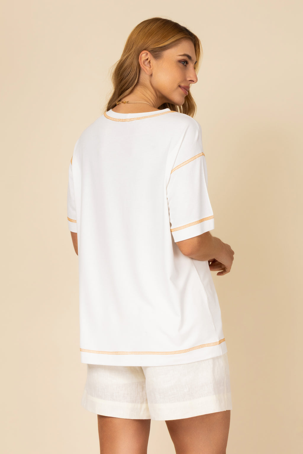 Blusa malha com recortes contrastantes