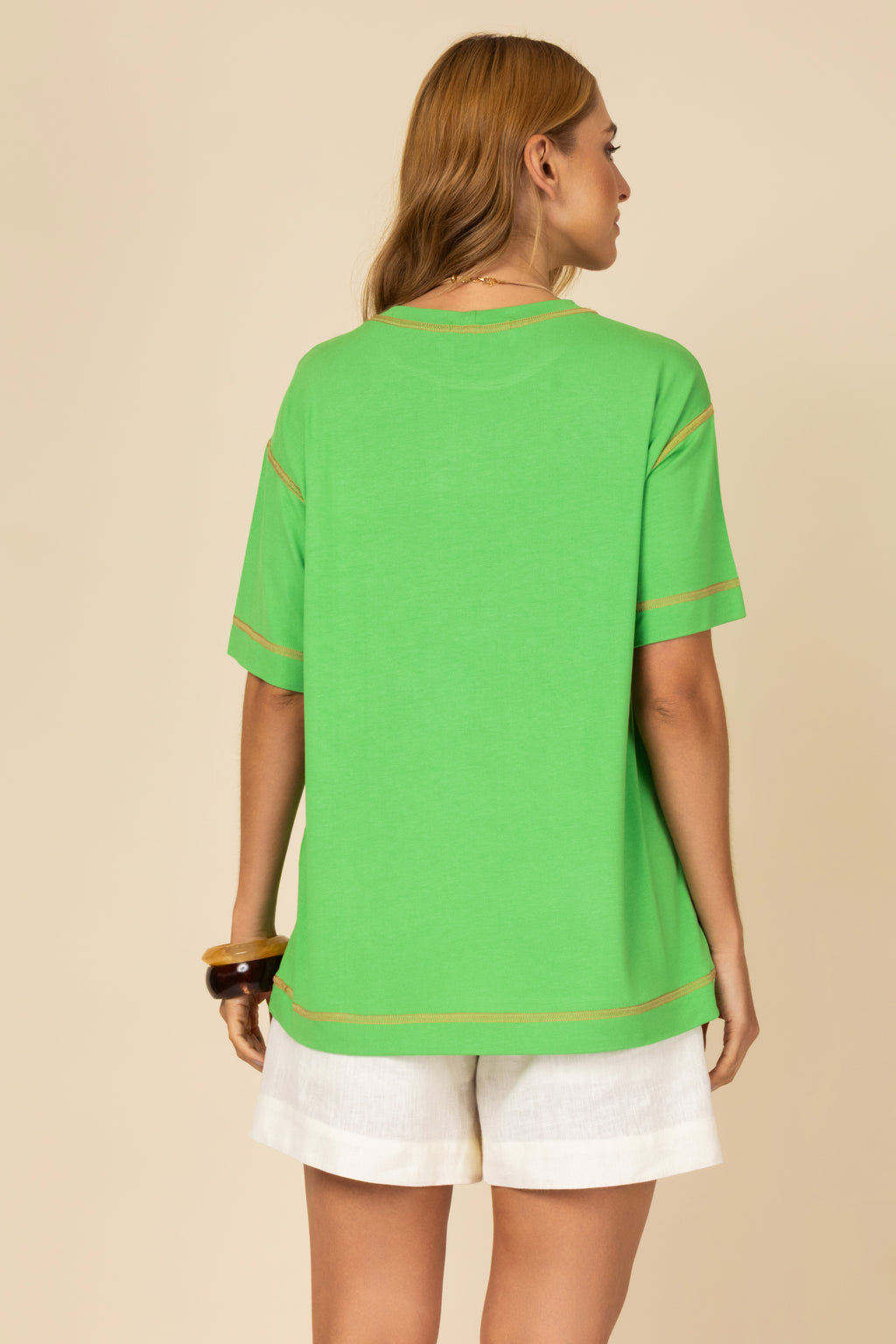 Blusa malha com recortes contrastantes